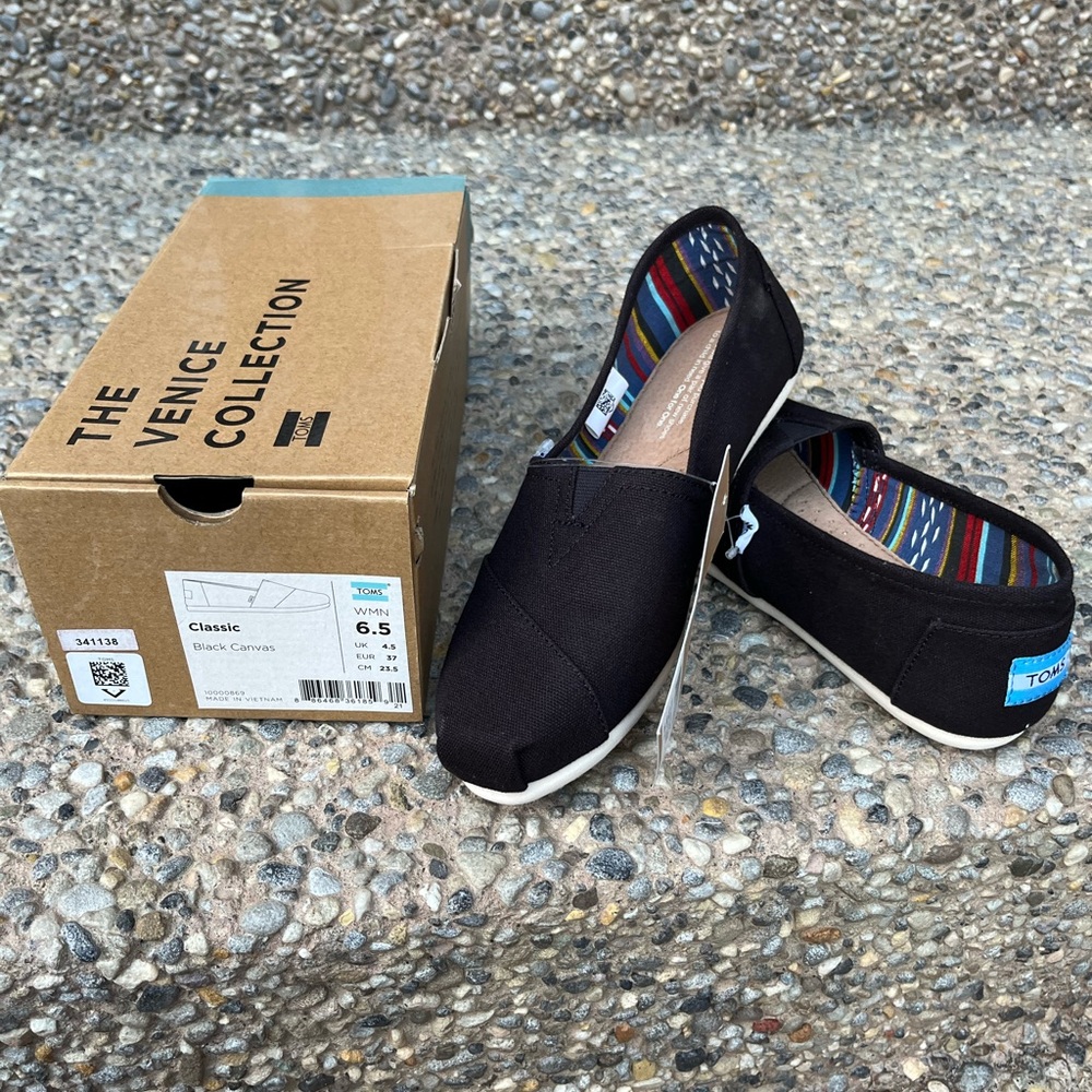 TOMS Venice Collection Classic Womens BLACK Canvas Slip On Shoes